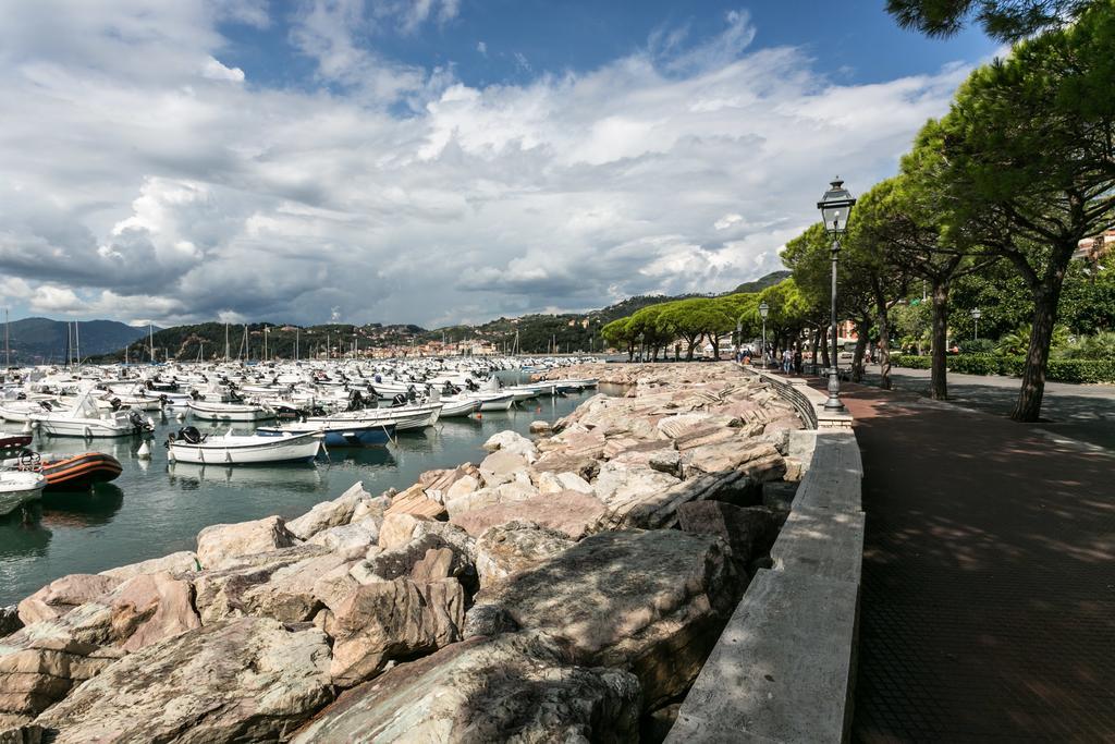 Al Molo Sea View Rooms Lerici Bagian luar foto