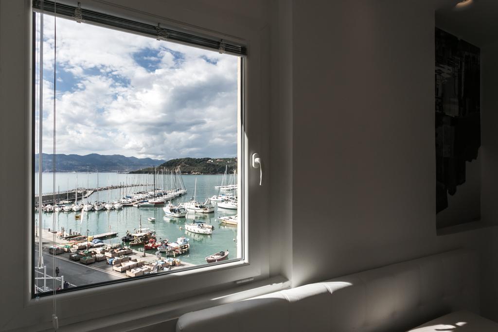 Al Molo Sea View Rooms Lerici Bagian luar foto