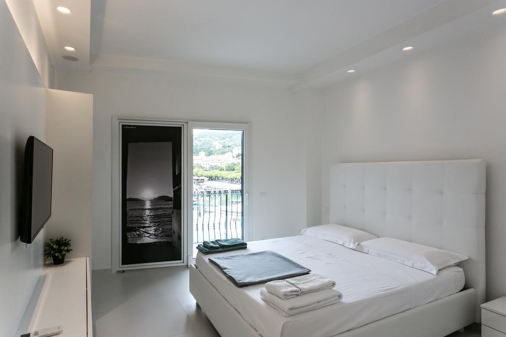 Al Molo Sea View Rooms Lerici Bagian luar foto