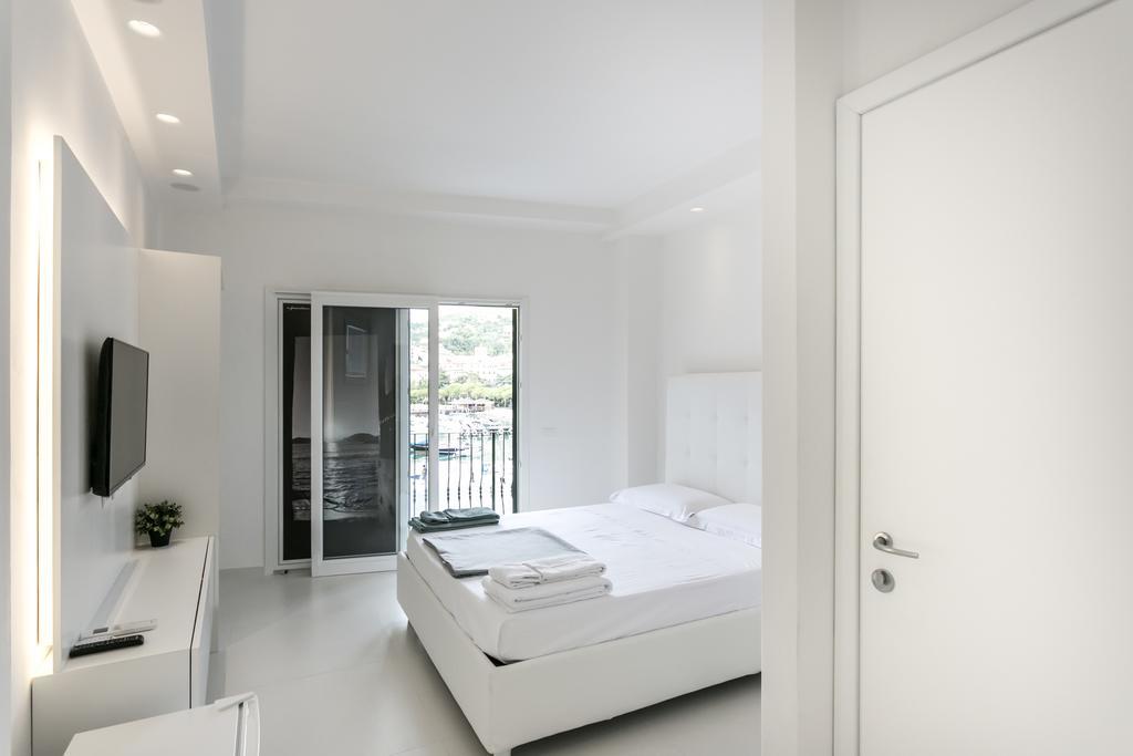 Al Molo Sea View Rooms Lerici Bagian luar foto