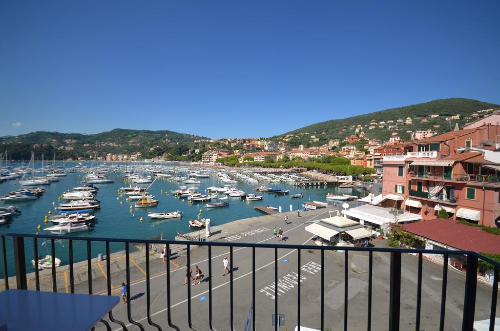 Al Molo Sea View Rooms Lerici Bagian luar foto
