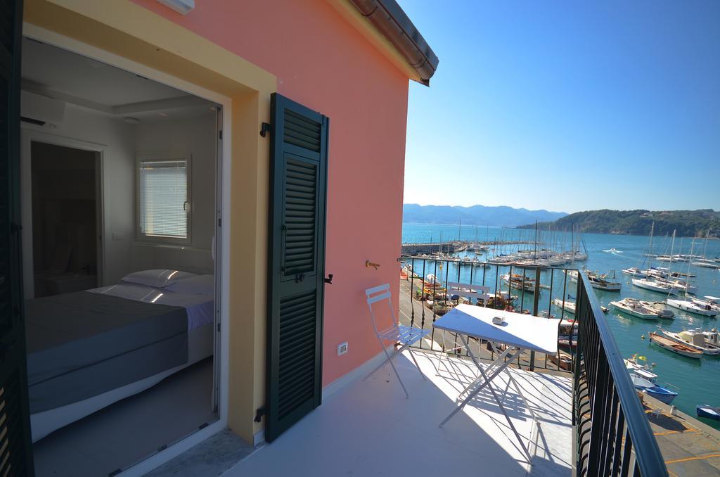 Al Molo Sea View Rooms Lerici Bagian luar foto