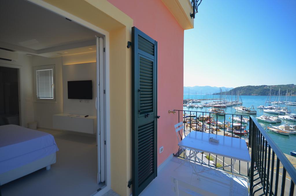 Al Molo Sea View Rooms Lerici Bagian luar foto