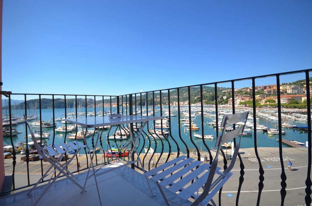 Al Molo Sea View Rooms Lerici Bagian luar foto