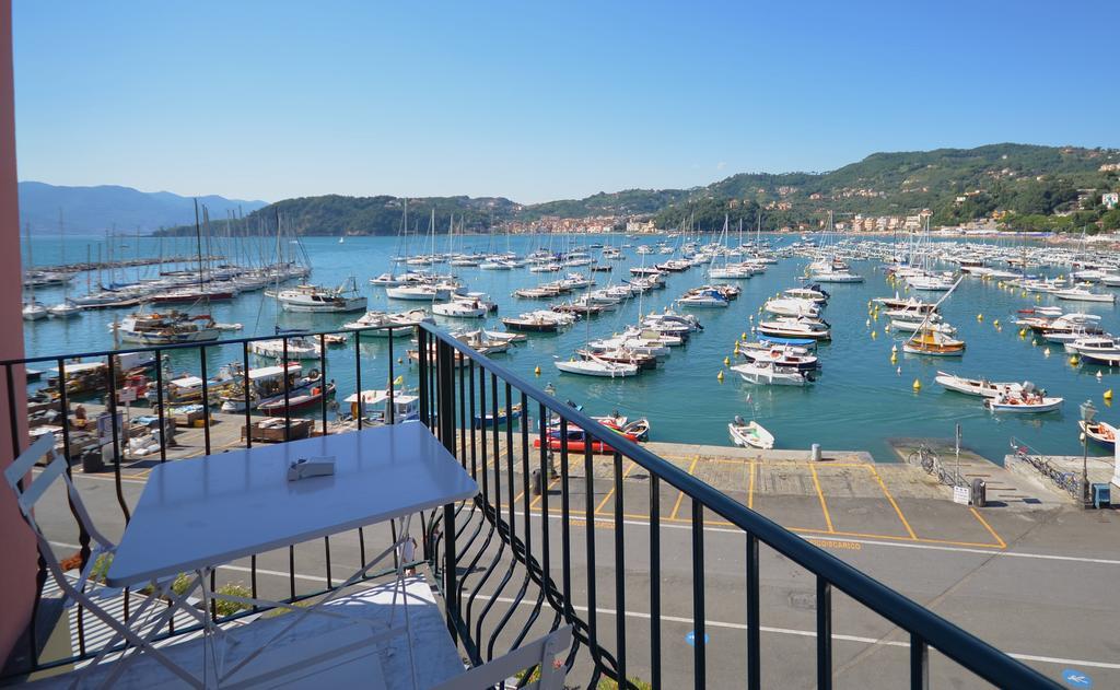 Al Molo Sea View Rooms Lerici Bagian luar foto