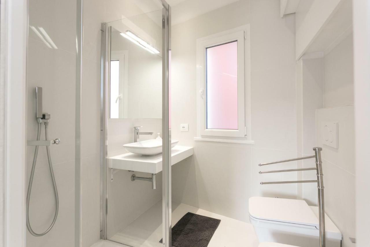 Al Molo Sea View Rooms Lerici Bagian luar foto